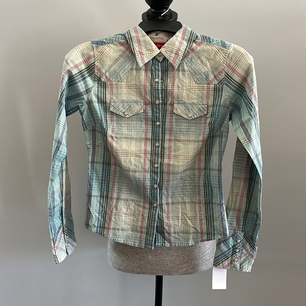 Tilt size XS WESTERN RODEO COWGIRL button down w/ pearl buttons.